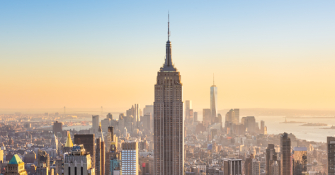 New,York,City.,Manhattan,Downtown,Skyline,With,Illuminated,Empire,State